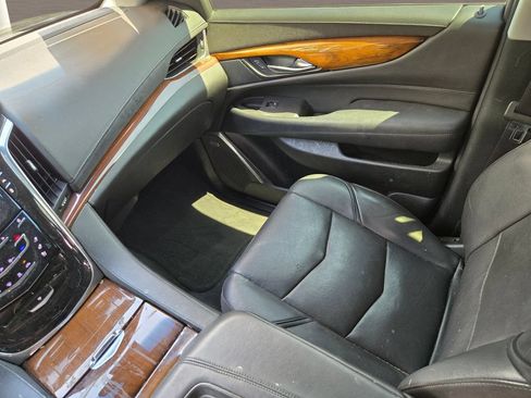 Used 2016 Cadillac Escalade Premium RWD image 17