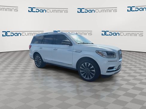Used 2021 Lincoln Navigator Reserve w/ Luxury Package AWD/4WD image 2