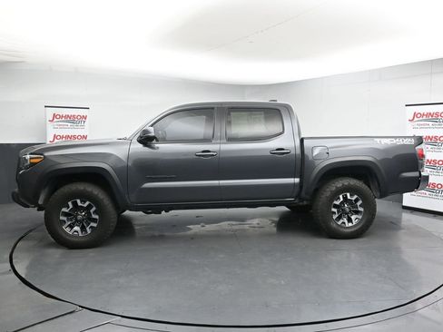 Used 2022 Toyota Tacoma TRD Off-Road AWD/4WD image 5