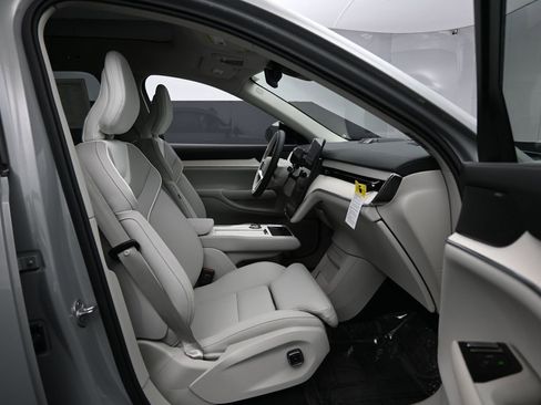 New 2025 Volvo EX90 Ultra image 29