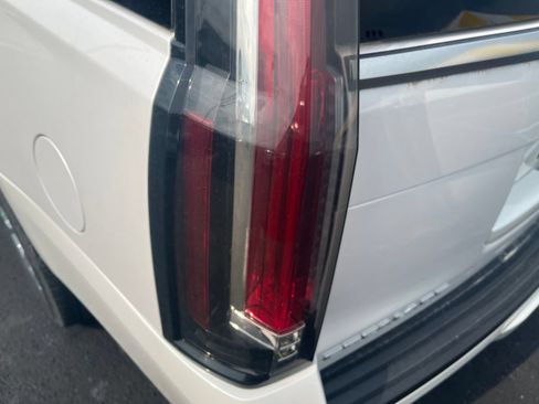 Used 2019 Cadillac Escalade ESV Platinum AWD/4WD image 20