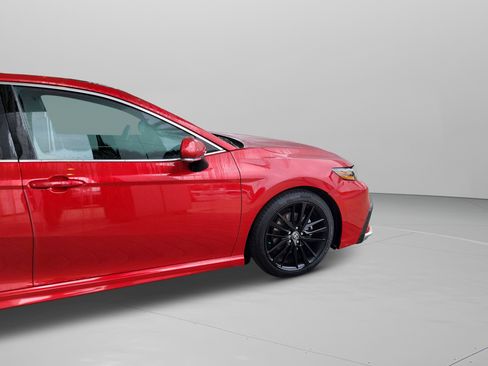 Used 2022 Toyota Camry XSE image 27