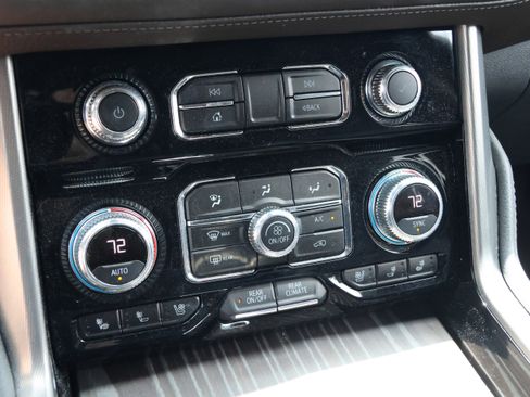 Used 2023 GMC Yukon XL Denali AWD/4WD image 28