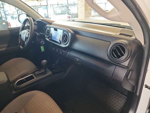 Used 2022 Toyota Tacoma 2WD Access Cab image 14