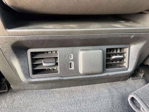 Used 2025 GMC Sierra 1500 SLT AWD/4WD image 16