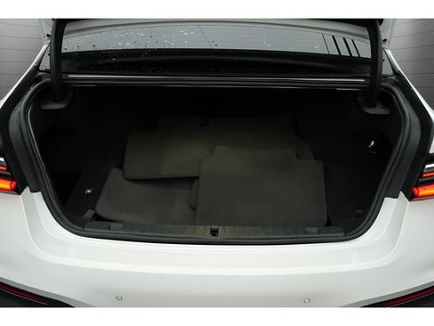 Used 2022 BMW 745e xDrive w/ M Sport Package AWD/4WD image 19