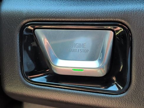 Used 2025 GMC Yukon Denali AWD/4WD image 26