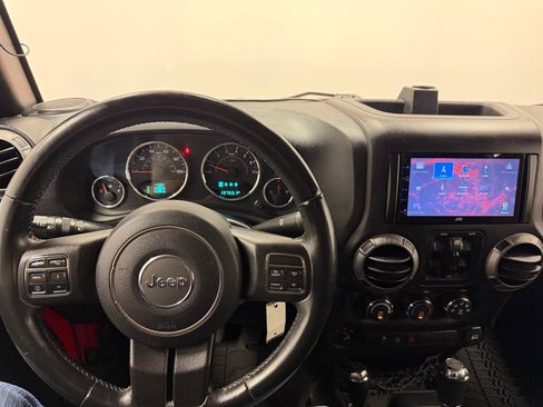 Used 2015 Jeep Wrangler Unlimited Sport w/ Quick Order Package 24S AWD/4WD image 18