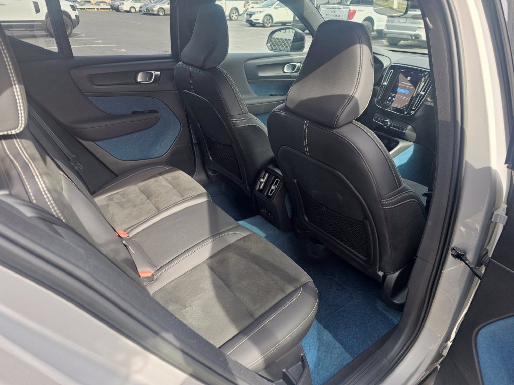 Certified 2023 Volvo XC40 Recharge Ultimate AWD/4WD image 10