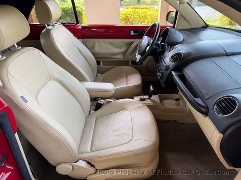 Used 2010 Volkswagen Beetle Convertible FWD image 38