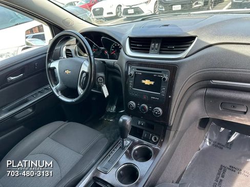 Used 2017 Chevrolet Traverse LT AWD/4WD image 13