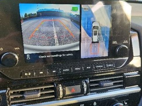 Used 2023 Nissan Pathfinder SL w/ Lighting Package (N92) AWD/4WD image 18