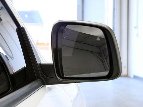 Used 2018 Dodge Durango R/T w/ Technology Group RWD image 41
