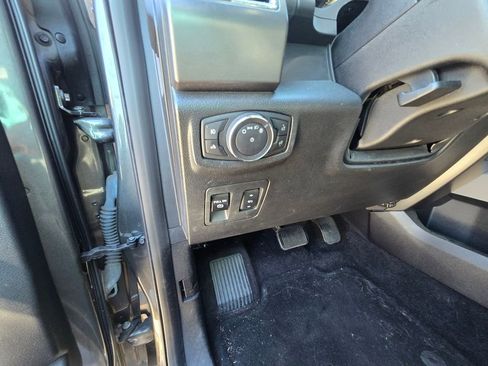 Used 2017 Ford F150 XLT w/ Equipment Group 302A Luxury image 10