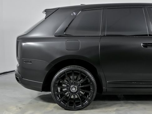 Used 2023 Rolls-Royce Cullinan Black Badge w/ Driver's Package image 13