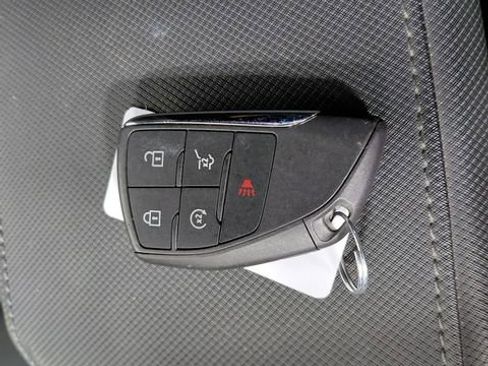 Used 2025 Chevrolet Equinox EV LT w/ Convenience Package image 18