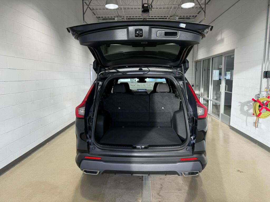 Used 2025 Honda CR-V Sport image 13