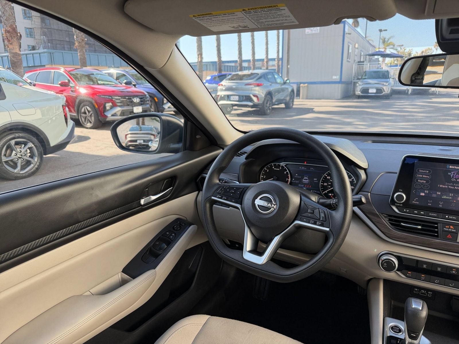 Used 2025 Nissan Altima 2.5 SV FWD image 33
