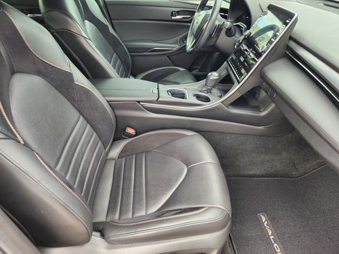 Used 2020 Toyota Avalon XSE image 16