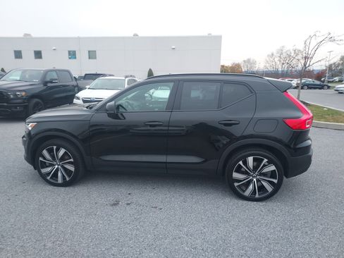 Used 2021 Volvo XC40 P8 Recharge image 8