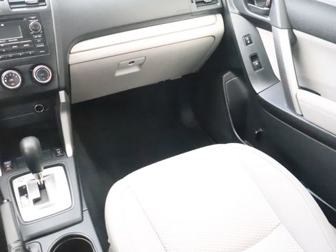 Used 2015 Subaru Forester 2.5i Premium w/ All-Weather Package AWD/4WD image 29