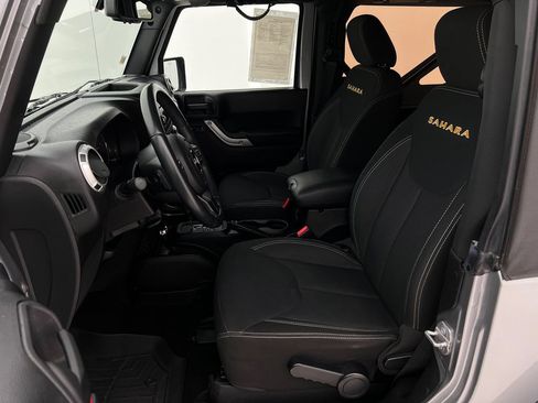 Used 2015 Jeep Wrangler Sahara AWD/4WD image 15
