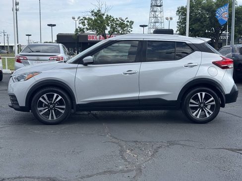 Used 2019 Nissan Kicks SV FWD image 8