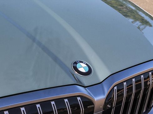 Used 2024 BMW 530i w/ Premium Package image 9