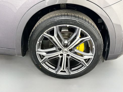 Used 2023 Maserati Levante GT AWD/4WD image 32