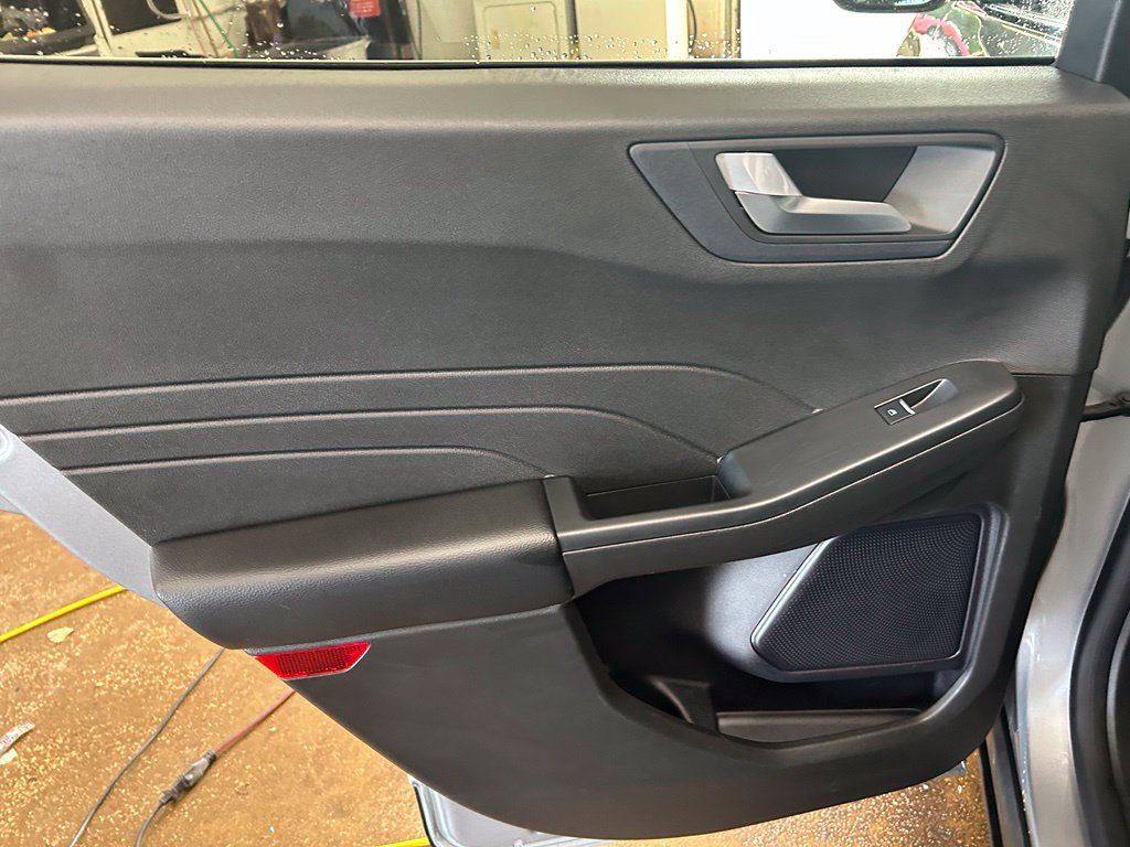 Used 2024 Ford Escape Platinum AWD/4WD image 21