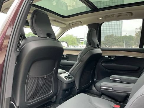 Certified 2025 Volvo XC90 B5 Plus AWD/4WD image 30