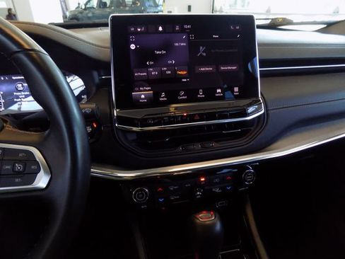 Certified 2022 Jeep Compass Limited AWD/4WD image 19