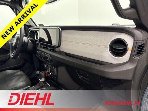 Certified 2026 Jeep Wrangler Willys image 14