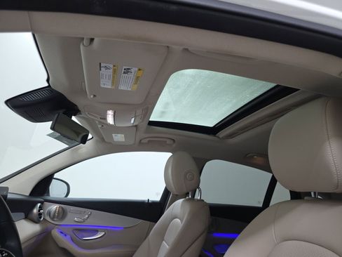 Used 2023 Mercedes-Benz GLC 300 4MATIC Coupe image 4