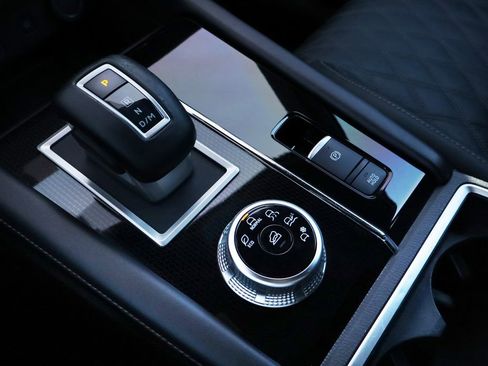 Used 2023 Mitsubishi Outlander SEL image 18