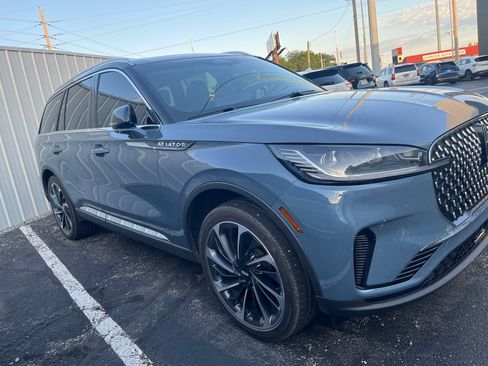 Used 2025 Lincoln Aviator Reserve w/ Equipment Group 201A AWD/4WD image 5