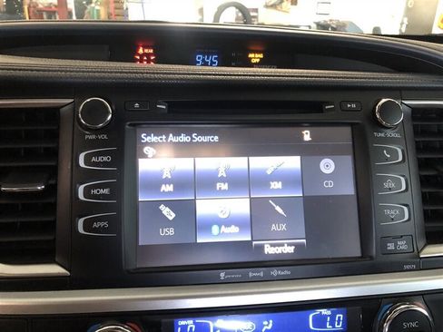 Used 2018 Toyota Highlander XLE image 13