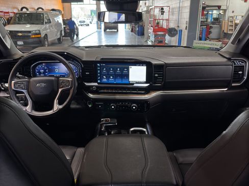 Used 2024 Chevrolet Silverado 1500 RST AWD/4WD image 15