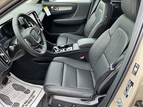 New 2026 Volvo XC40 B5 Ultra w/ Climate Package AWD/4WD image 14