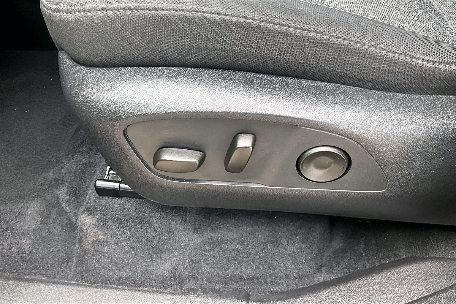 Used 2025 GMC Acadia Elevation FWD image 34