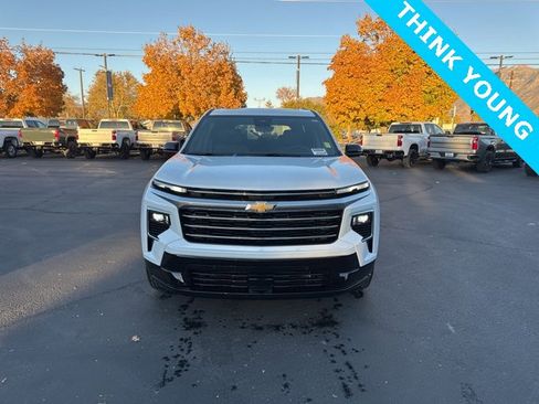 New 2026 Chevrolet Traverse High Country image 2