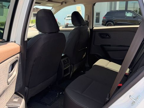 Used 2023 Nissan Rogue S AWD/4WD image 23