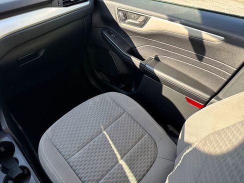 Used 2022 Ford Escape SE FWD image 16