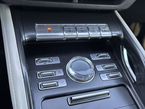 Used 2024 Lincoln Nautilus Reserve image 36