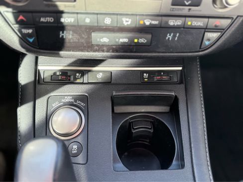 Used 2016 Lexus ES 350 w/ Navigation System Package image 25