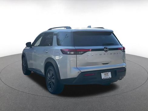 Used 2025 Nissan Pathfinder SV image 11