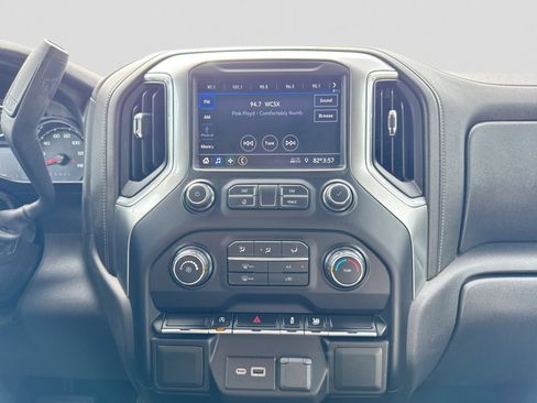 Used 2020 Chevrolet Silverado 1500 LT w/ LT Value Package AWD/4WD image 28