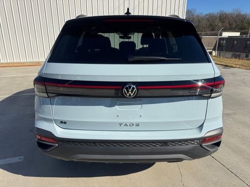 New 2026 Volkswagen Taos SE image 14