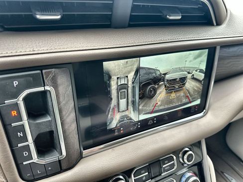 Used 2024 GMC Yukon XL Denali w/ Advanced Technology Package AWD/4WD image 29