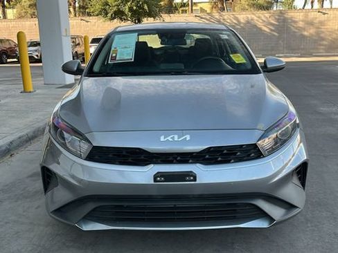 Used 2024 Hyundai Kona SEL FWD image 2